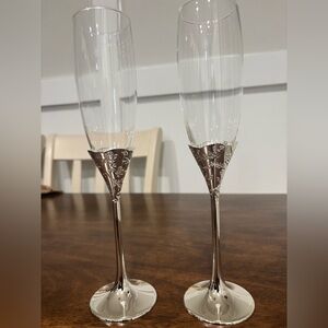 Vera Wang Elegant Silver Champagne Flutes